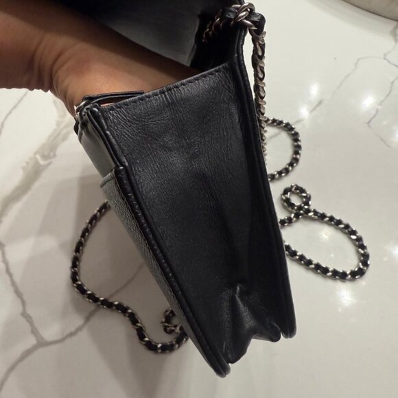 Chanel Wallet on Chain (WOC) – Black Caviar with Embossed CC Logo - Picture 5 of 9